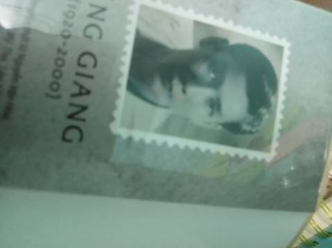 Không bíc sách hay không nhưng mà chú tác giả đẹp trái qaaaaaa