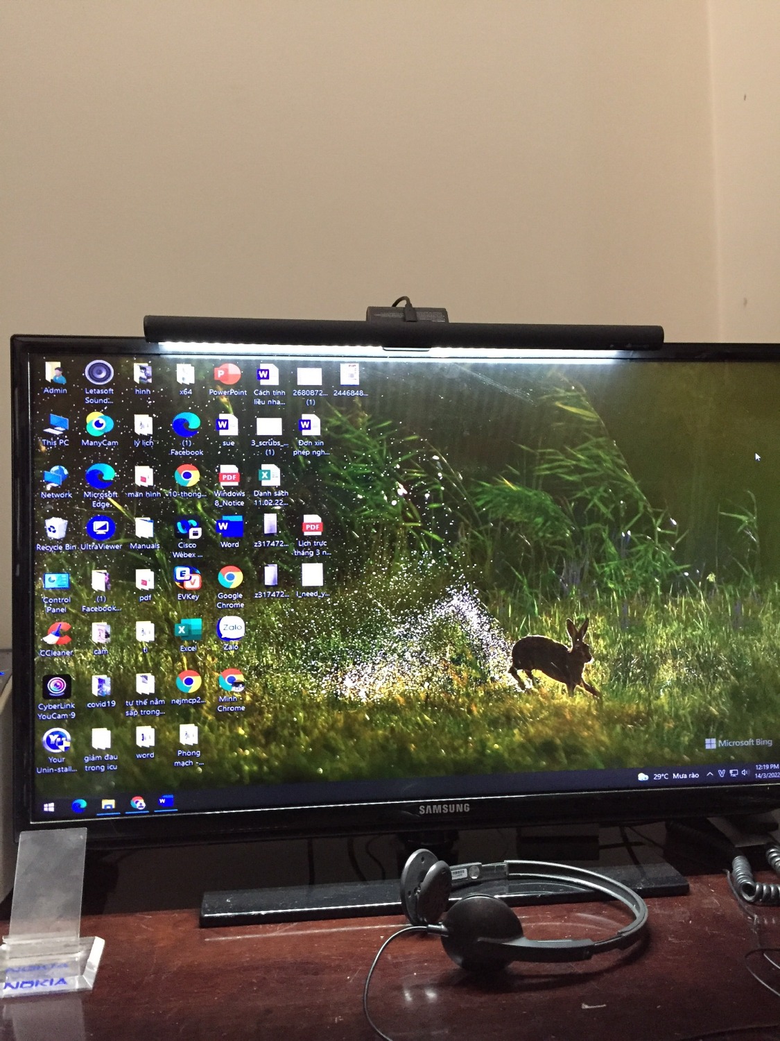 Đèn rất đẹp ,ánh sáng dịu không chói mắt,phục vụ rất tốt cho mắt nhất là ban đêm.Hàng chính hãng Baseus nên yên tâm.