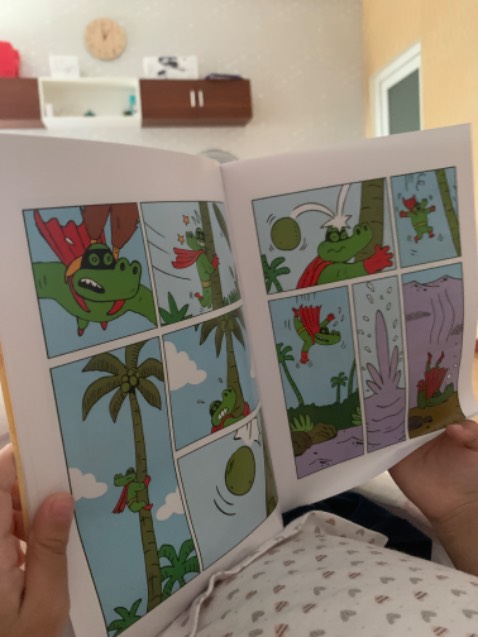 Sách không có chữ nên tha hồ cho bé thoả sức sáng tạo câu chuyện của bé. Em bé nhà mình 4 tuổi rất thích bộ truyện này