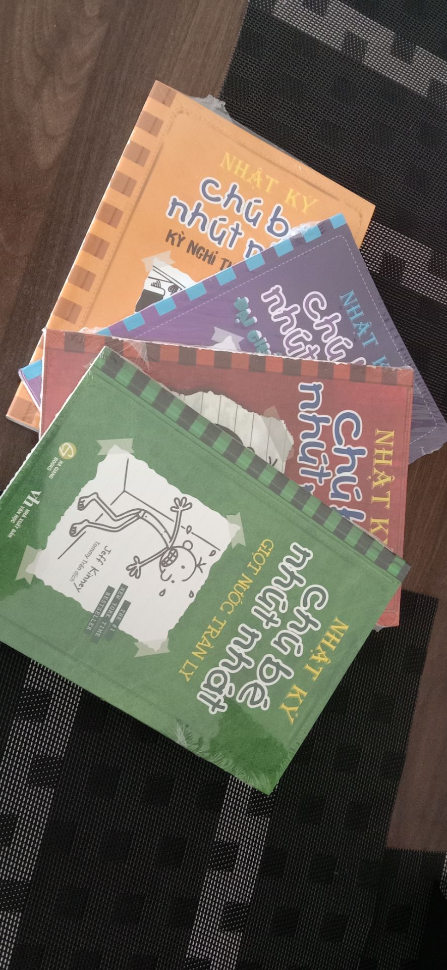 Đọc mấy quyển truyện này thú vị với bạn nhỏ nhà mình không dễ gì thích đọc sách toàn chữ