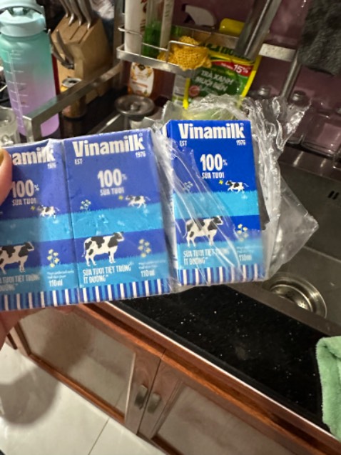 Giao hàng cận date, 1 tháng đã hết hạn sử dụng . Chưa kịp uống hết