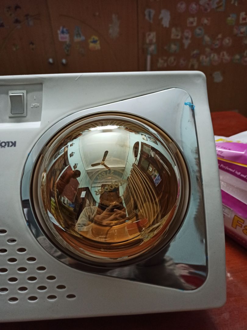 đèn bị cháy 1 bóng khi mình cắm thử ( sợ.i đốt đã bị đứt do vận chuyển)
ko biết có đc báo thay 1 bóng mới