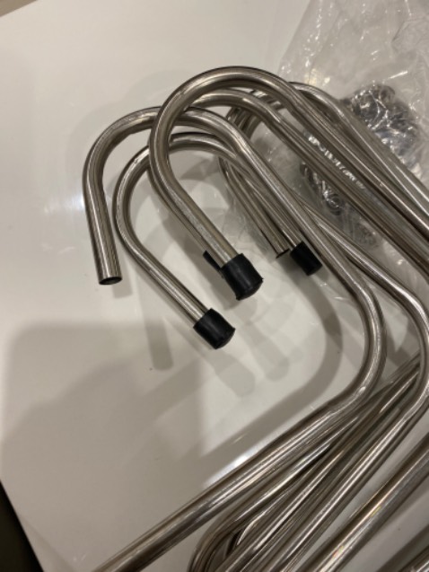 Thiếu nút đen ở móc và bị móp Thiếu nút đen ở móc và bị móp