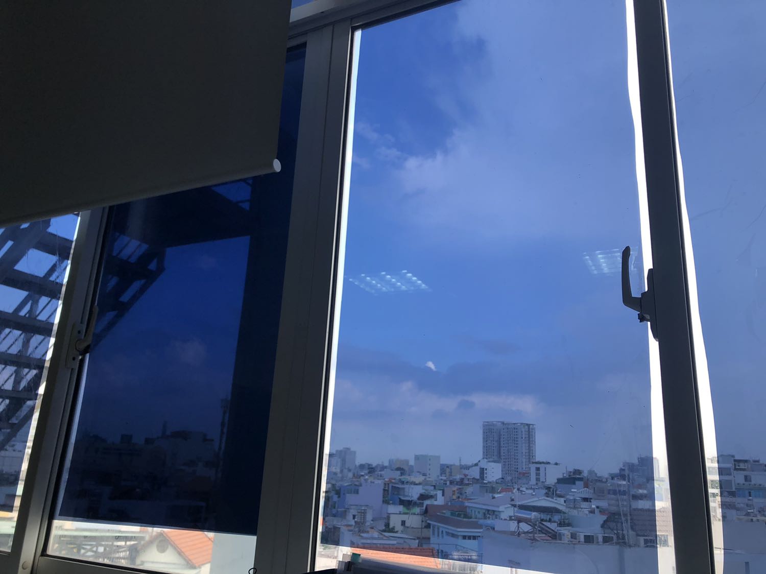 Decal dán khá tốt , có hướng dẫn nữa, đóng gói rất kỹ lưỡng
1 lớp giảm hơn 40%, nếu dán 2 lớp, bạn đợi cho khô hẳn rồi hãy dán lớp thứ 2 nhe