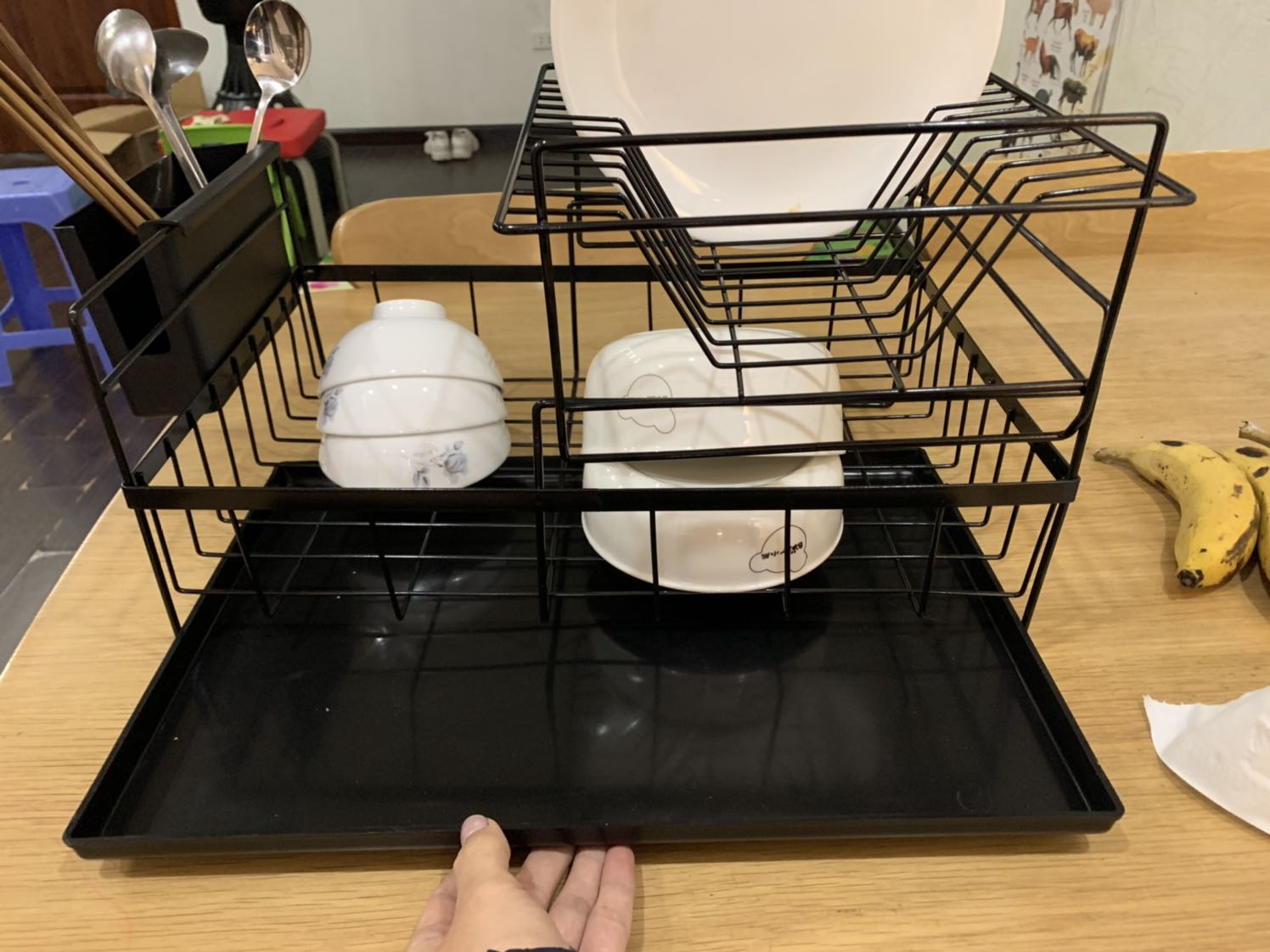 Tiki giao hàng nhanh thật, đặt hôm thứ 6 Tết dương mà thứ 7 giao ngay, hàng thì rất ok, mua tặng cho e trai sinh viên ở trọ rất hợp lý.. m mua màu đen, chắc mua 1 cái trắng nữa để văn phòng úp cốc chén cũng gọn