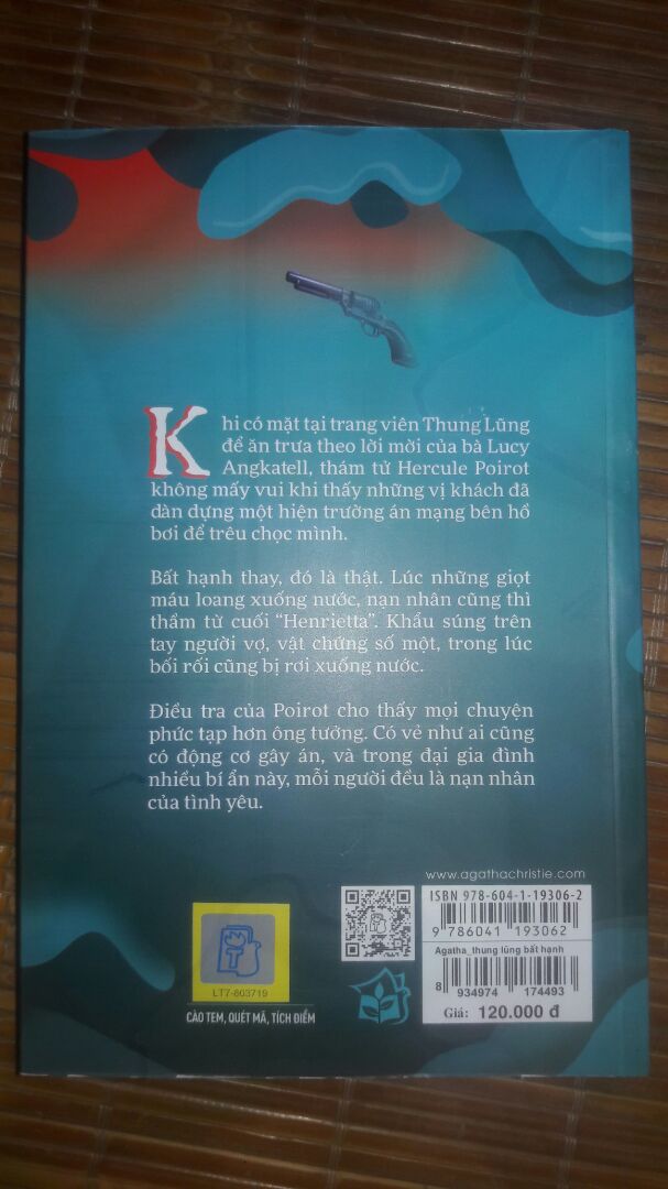 Sách đóng gói cẩn thận, giao hàng nhanh nhưng mình để 4sao vì góc sách bị xước nhìn chán lắm, sách còn bị dính bẩn khó tẩy nữa. Vì sách có màng bọc nên mình biết là lỗi nhà sản xuất, ko phải lỗi Tiki nhưng thực sự mở ra thấy sách như thế hơi hụt hẫng.