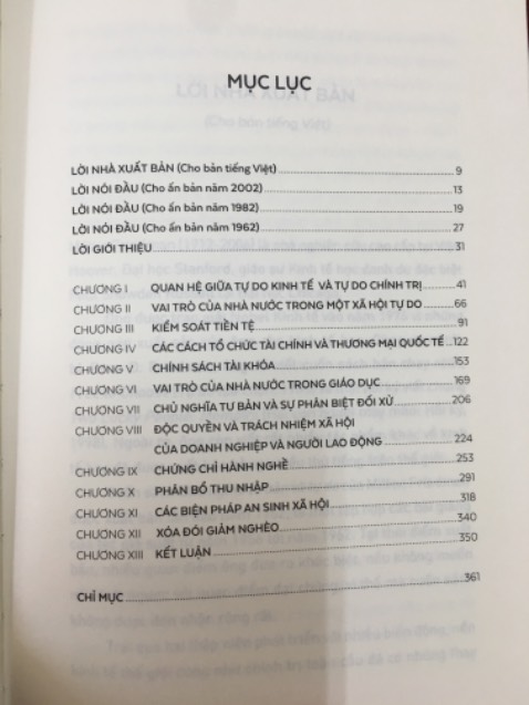 Trước tiên, hàng nhận được gói rất kỹ. Có bìa xốp chống sốc, cấn sách. Shop có tặng bookmark đẹp.  Mình cảm thấy rất ưng ý. Còn nội dung, đọc sơ mục lục và vài trang đầu thấy sách dịch tốt, đọc dễ hiểu.