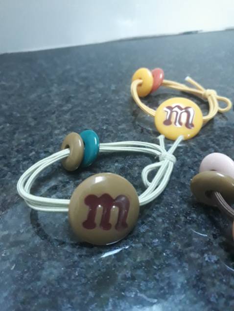 dây buộc tóc NASI đẹp lắm nha, giá rẻ, giao hàng nhanh, gói hàng cẩn thận. Tuyệt vời!