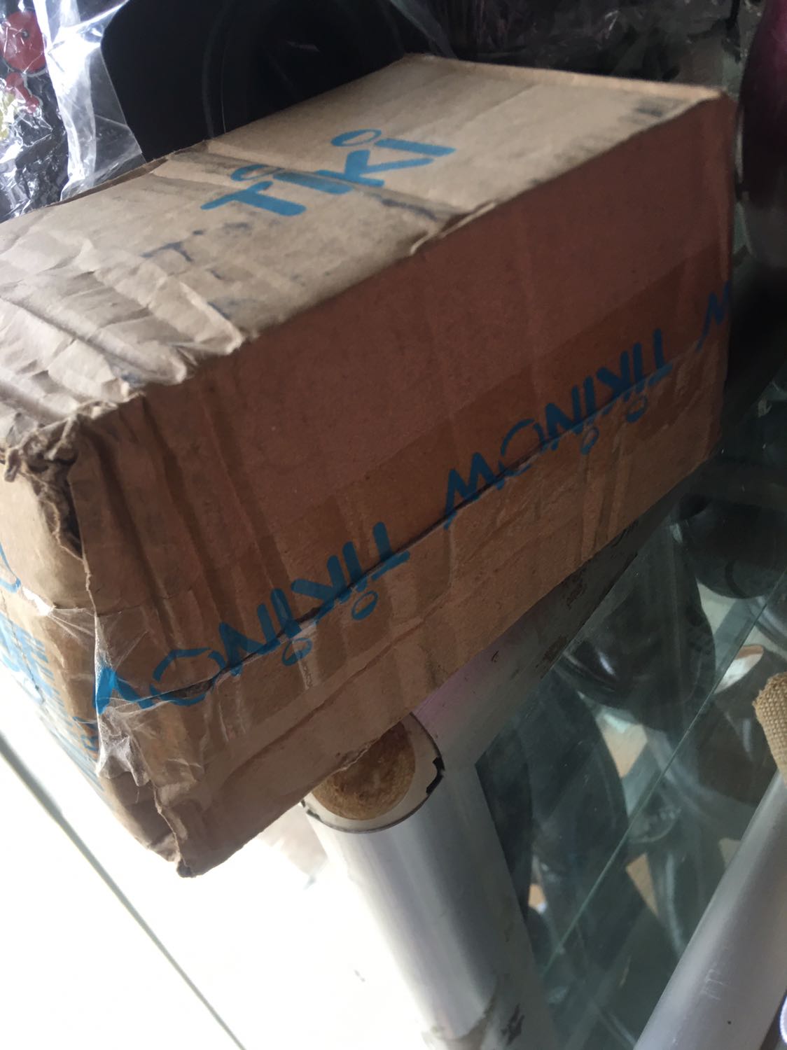 Hàng cực kì dễ vỡ mà cái hộp k thể chấp nhận được, sản phẩm thì chưa sử dụng nên k nhận xét gì