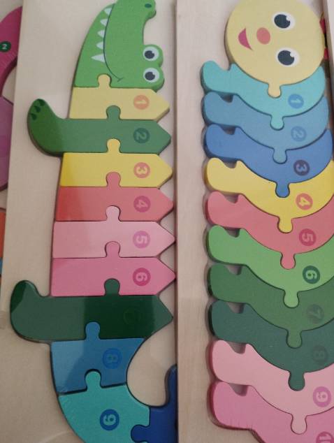 Có con gái là để nâng niu và yêu thương, đúng là đồ chơi cho con gái có khác màu cũng hết sức nhã nhặn. Bộ đồ chơi ghép hình này quá đẹp luôn. Bõ công suốt ngày bé nhà mình bảo con ngoan ba thưởng cho con nhé nhé! Không thể chối từ được yêu cầu siêu cute của nàng ấy. Cảm ơn shop đã cung cấp món đồ chơi này bé nhà mình thích lắm lắm luôn ý. Giờ bảo gì nó cũng nghe lời.