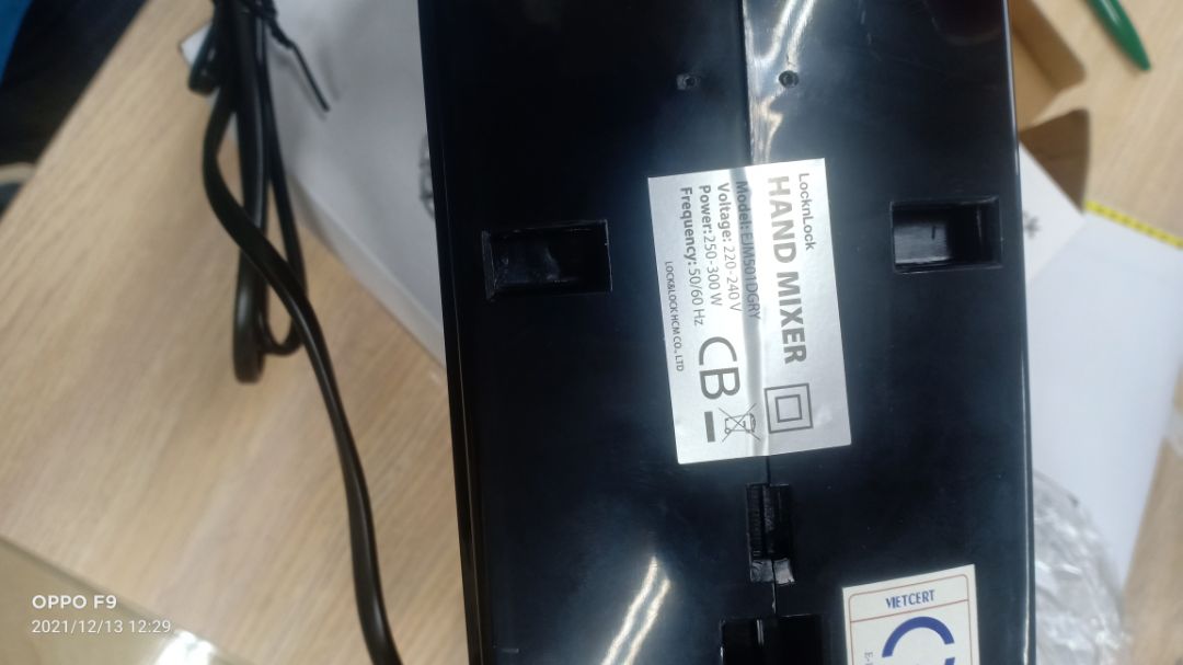 hàng nhái , không phải lock&lock,
đề nghị tiki xem lại, cho trả lại