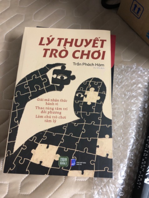 Sách bìa đẹp, shop đóng gói cẩn thận, giao hàng nhanh, giá tốt, chất lượng, nên mua mn ạh. Tks shop.