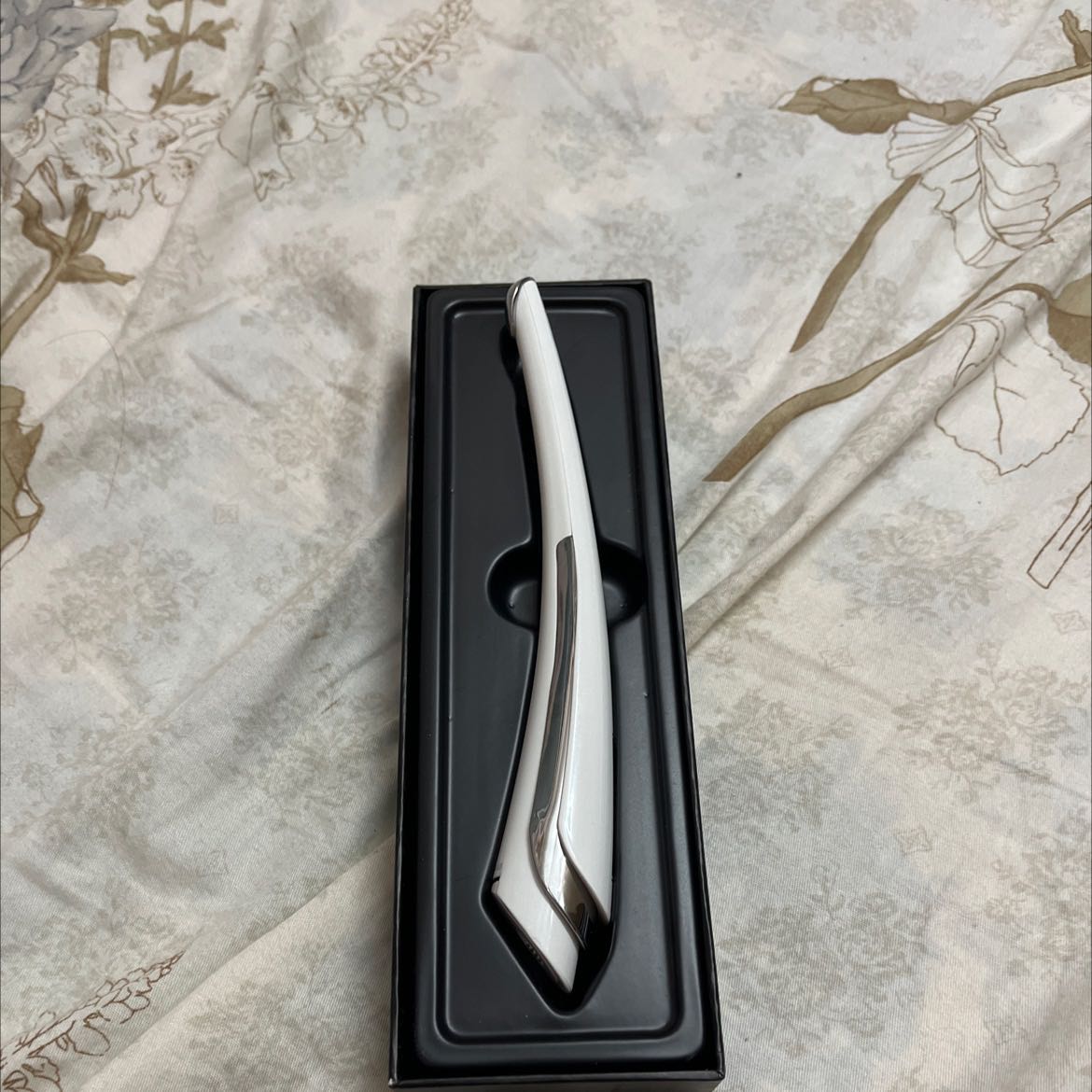 Nhược: Máy chỉ có 1 chế đo rung, mình thấy rung khá mạnh, nhất là vùng mắt trên hơi đau ạ. 
Ưu: thiết kế đẹp, chất lượng Nhược: Máy chỉ có 1 chế đo rung, mình thấy rung khá mạnh, nhất là vùng mắt trên hơi đau ạ. 
Ưu: thiết kế đẹp, chất lượng