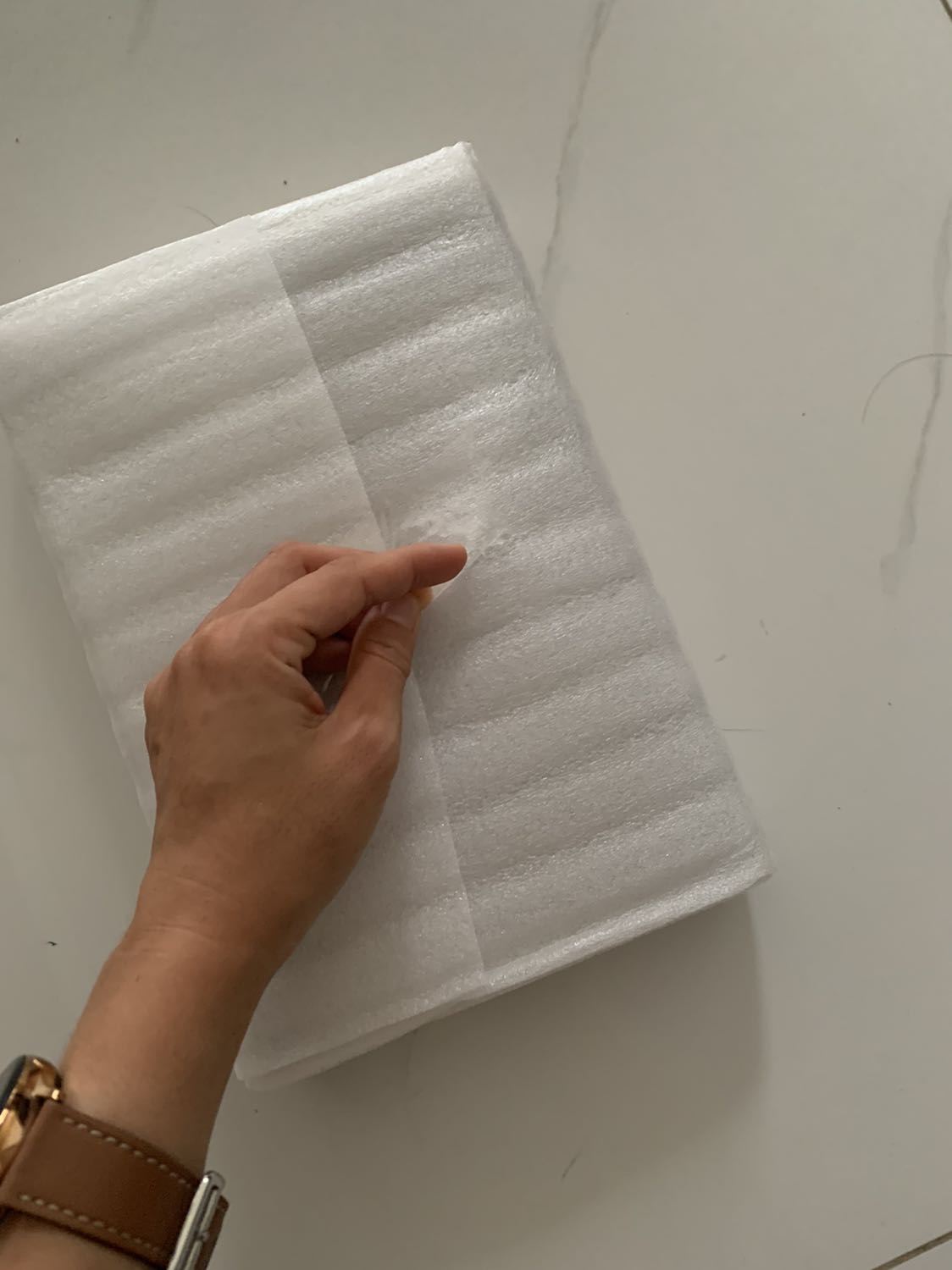 Một trong những cuốn sách đạt giải Nobel của thế giới. Mình mua sách thấy nhà cung cấp đóng gói khá kĩ và giao nhanh. Sách bọc cẩn thận có hình ảnh đính kèm. Bìa sách cứng giá trị trên 300k nhưng mình mua tiki với nhà cung cấp này giảm gần 50% và rất chất lượng. Vote 5 sao cho services tốt từ người bán. Cảm ơn shop nhiều 😘😘😘