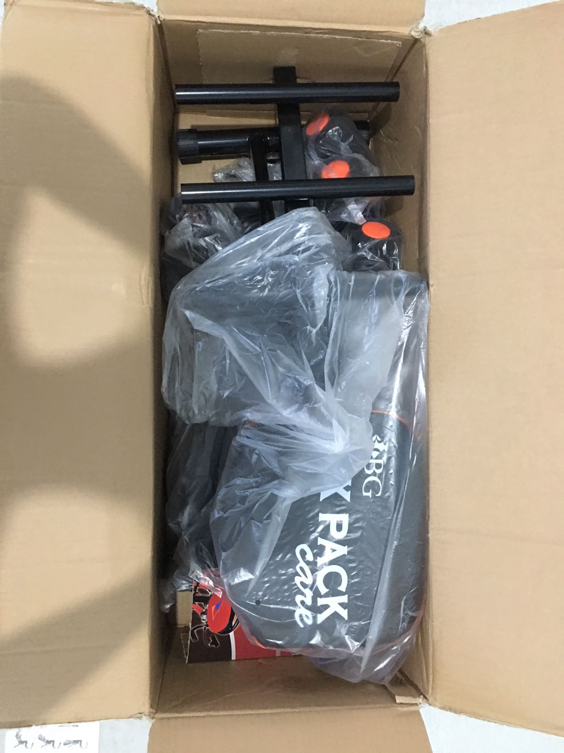 Mình sẽ đánh giá 2 vấn đề chính : Thứ nhất là giao hàng , Mình sẽ cho 5 sao vì giao hàng rất nhanh , bao bì đóng gói cẩn thận.  Thứ 2 là chất lượng sp mình sẽ cho 3 sao : Nhình chung sp mới về ngoại hình, khung sường sp chắc chắn, lap ráp khá dễ dàng . Về chất lượng sp thì tương đối ổn vs giá tiền nhưng có 2 điểm quá tệ đó là dây kéo khá nhẹ vs lực tay của mình kéo ko có cảm giác j hết tưởng kéo tay ko, phần đồ đạp thì đã gáp rất chắc nhưng khi đạp có cảm giác như sấp rớt cái đồ đạp ra do quá yếu!