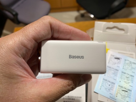 Đây không phải lần đầu xài Baseus. Giá tiền, hiệu năng đi đôi với chất lượng, Baseus chưa bao giờ làm tôi thất vọng. Cáp sạc độ hoàn mỹ 10 điểm.