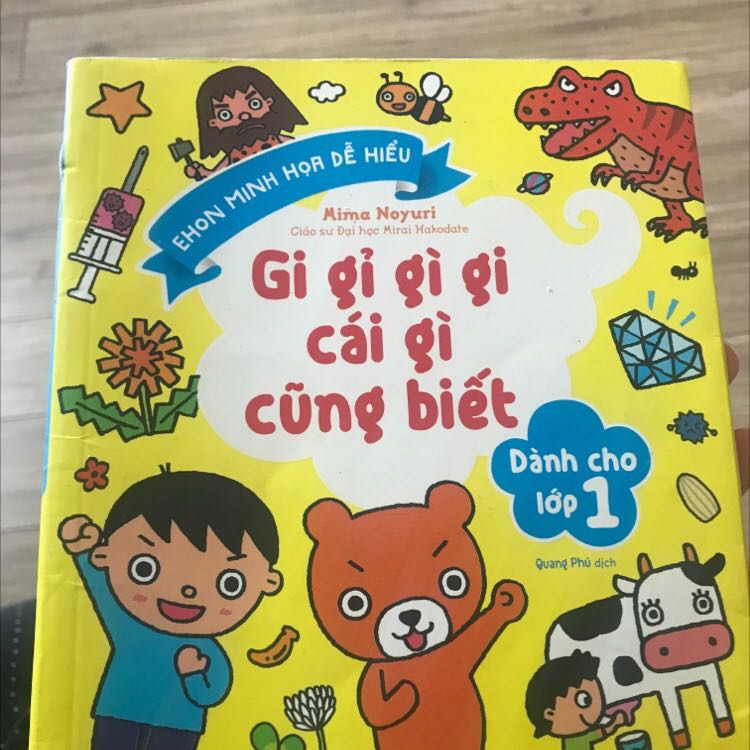 Bé lớp 1 nhà mình rất thích, đọc liền tù tì mấy tuần.