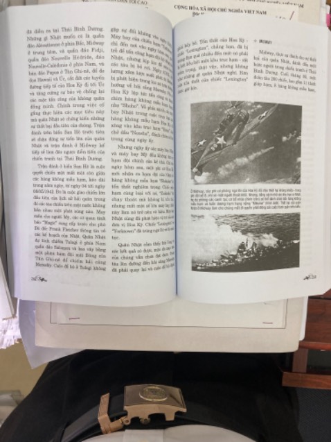 Sách đẹp! Đóng gói cẩn thận. Thế chiến 2 luôn là đề tài hấp dẫn. Mình đã đọc nhiều tác phẩm về giai đoạn lịch sử này, nhưng vẫn đặt mua cuốn “Đệ nhị thế chiến “. Một tác phẩm rất đáng đọc cho những người đam mê lịch sử nói chung, lịch sử thế giới nói riêng. Giá sách hơi cao nhưng mình thích nên vẫn mua. Cảm ơn Nhà cung cấp, cảm ơn Tiki!