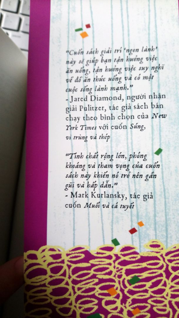 Về dịch vụ, Tiki giao hàng nhanh, sách k bị trầy xước gì. Không bọc màng kiếng nên thân thiện môi trường?. Về nội dung thì chưa đọc nên chưa đánh giá được.