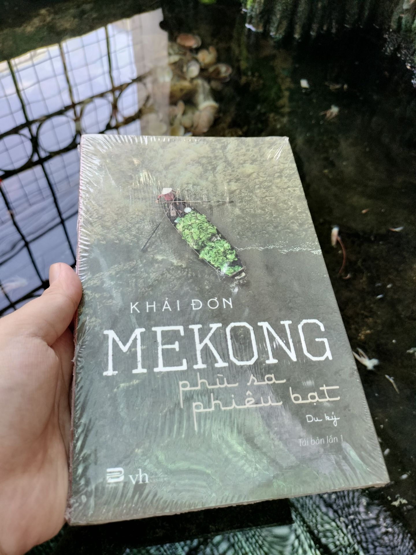 Đọc để hiểu thêm về đời sống và thiên nhiên vùng đồng bằng sông nước Cửu Long, nơi dòng Mekong chảy qua.