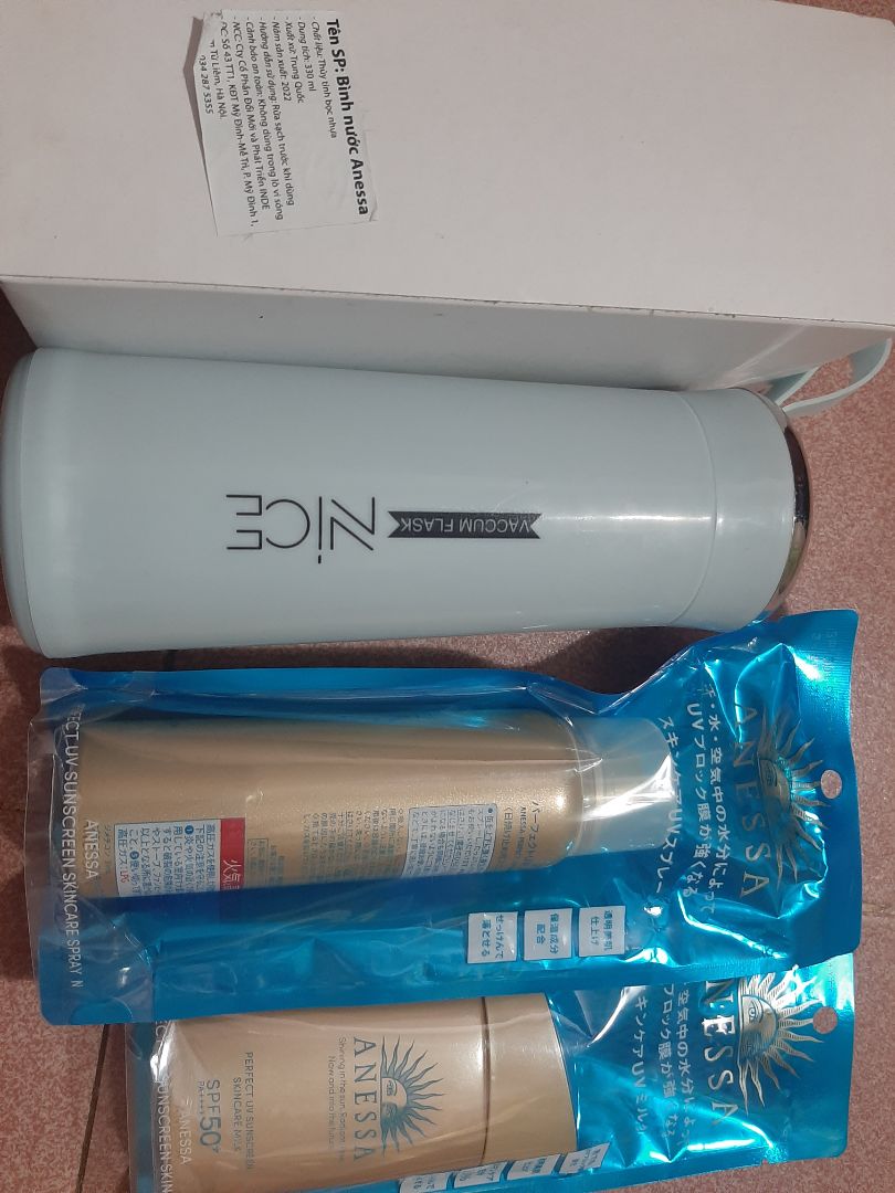 giao đúng hàng, đúng hạn, đóng gói cẩn thận.
Chất lượng thì khỏi phải bàn đã mua lần thứ 3, lần này mua đc giá rẻ còn khuyến mãi cả bình nước. ủng hộ shop