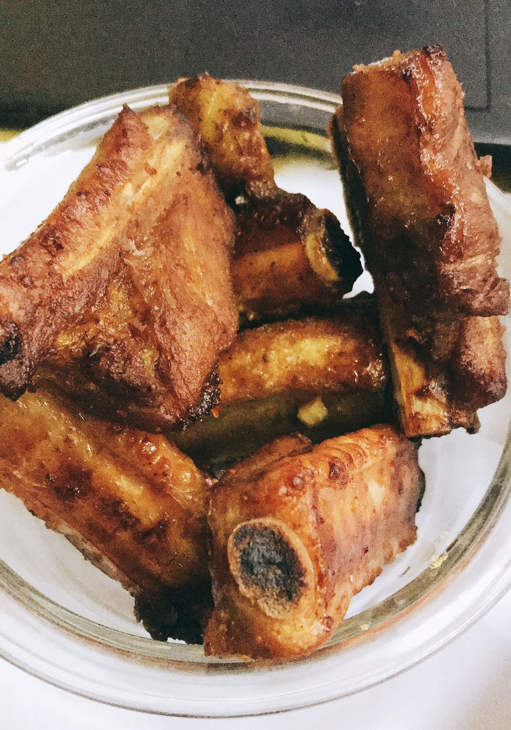 Đóng gói rất kỹ, đầy đủ phụ kiện kèm theo. Nướng thịt nướng bánh đều rất ngon. Mình ko dùng nhiệt kế nhưng thấy nhiệt độ lò khá chuẩn khi nướng các loại bánh.