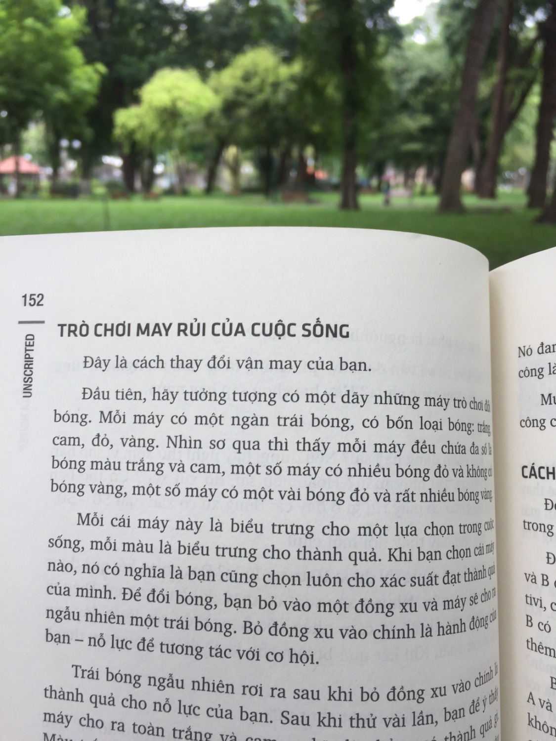 Sách khởi nghiệp hay nhất từng đọc

Về hình thức: sách dày hơn 300 trang nhưng được in trên giấy tốt, trắng ngà, cầm rất nhẹ, sắc nét, rất ít lỗi, đặc biệt bìa thiết kế rất ấn tượng. Mình cho 5 sao về chất lượng hình thức.

Về nội dung: sách khá dài nhưng đọc rất cuốn hút, bản dịch trau chuốt rất ít lỗi, gồm cả các nguyên tắc phát triển bản thân, chiến lược khởi nghiệp, phát triển sản phẩm, chiến lược thực thi.

Điểm mình thích nhất ở cuốn sách này là nó không đưa ra các quy luật mơ hồ mà chính xác như toán.

Câu nói thích nhất: triệu phú là người tạo ra và đem đến hàng triệu giá trị cho hàng triệu người, muốn làm tỷ phú? hãy làm điều cho cho hàng tỷ người.

Xin cảm ơn tác giả MJ DeMarco, NXB Firstnew và Tiki đã mang đến cuốn sách quá tuyệt vời.

Rất nên đọc.