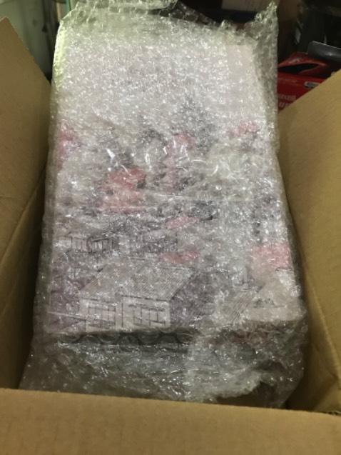 Truyện còn nguyên màn co, Tiki đợt này gói hàng kỹ lại rồi nha, nếu cứ gói vậy thì về sau an tâm đặt trên tikitrading lại rồi ^^ ship cực nhanh luôn. 12.12 đặt mà hôm sau 13.12 ship tới PQ rồi. Vậy