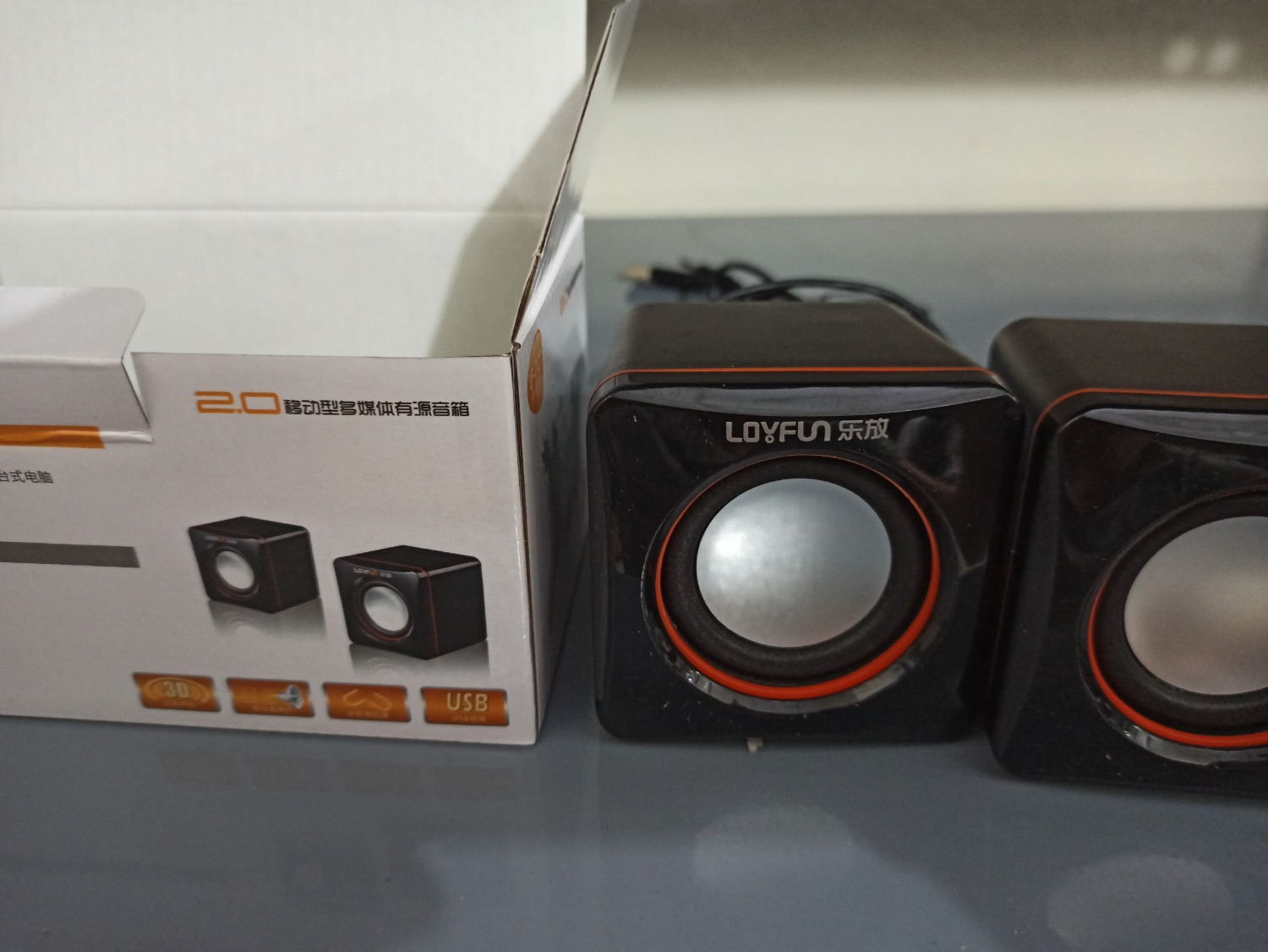 Loa nghe nhạc rất tốt, giao hàng nhanh, đóng gói chắc chắn, ảnh chụp hôm mua, *** đến hôm nay ms đánh giá, rất tốt rất chất lượng, loa thì rẻ mà chất lượng hơn mong đợi