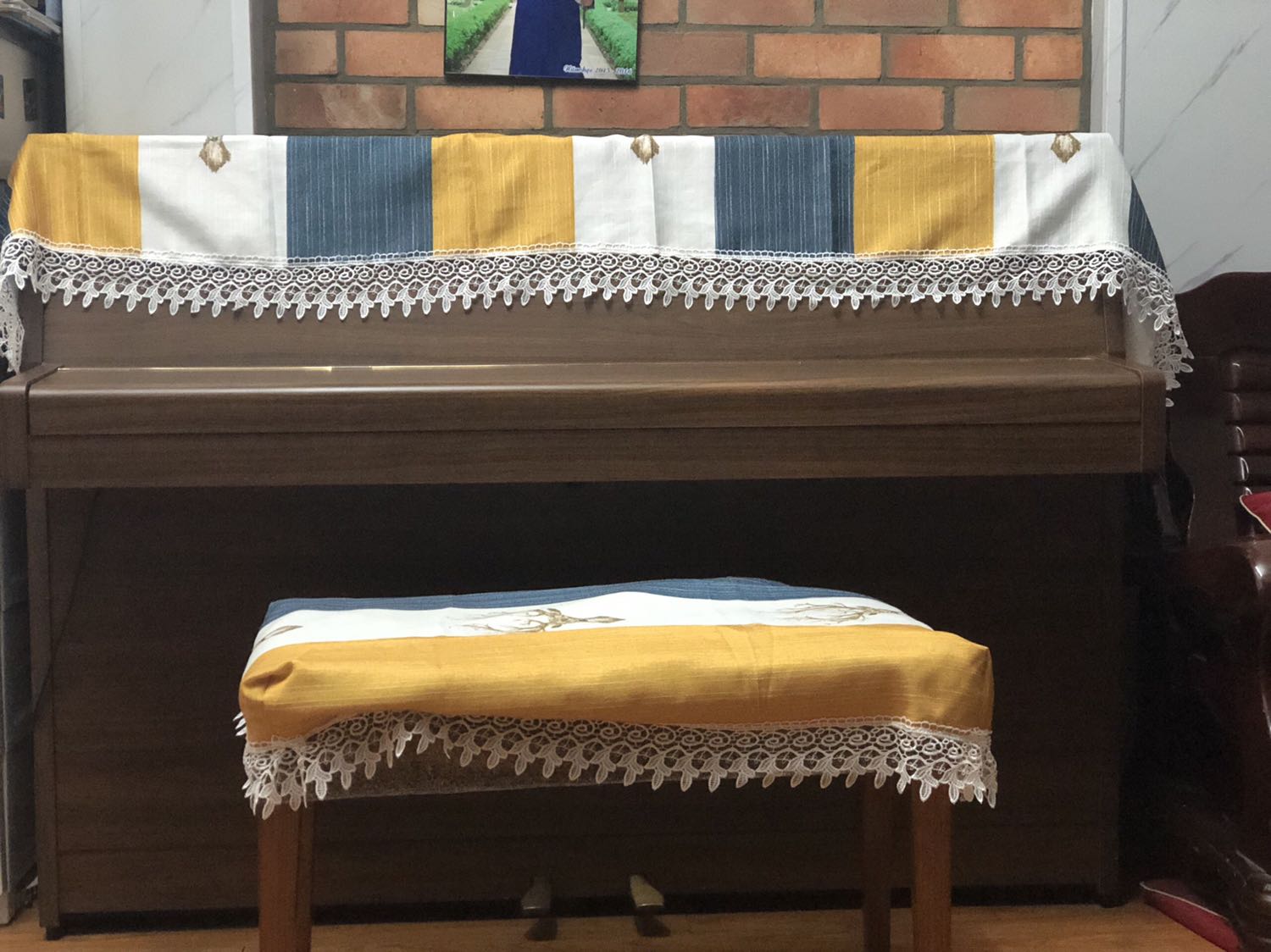 Khăn giống hình, màu rất xinh, chất liệu dễ giặt