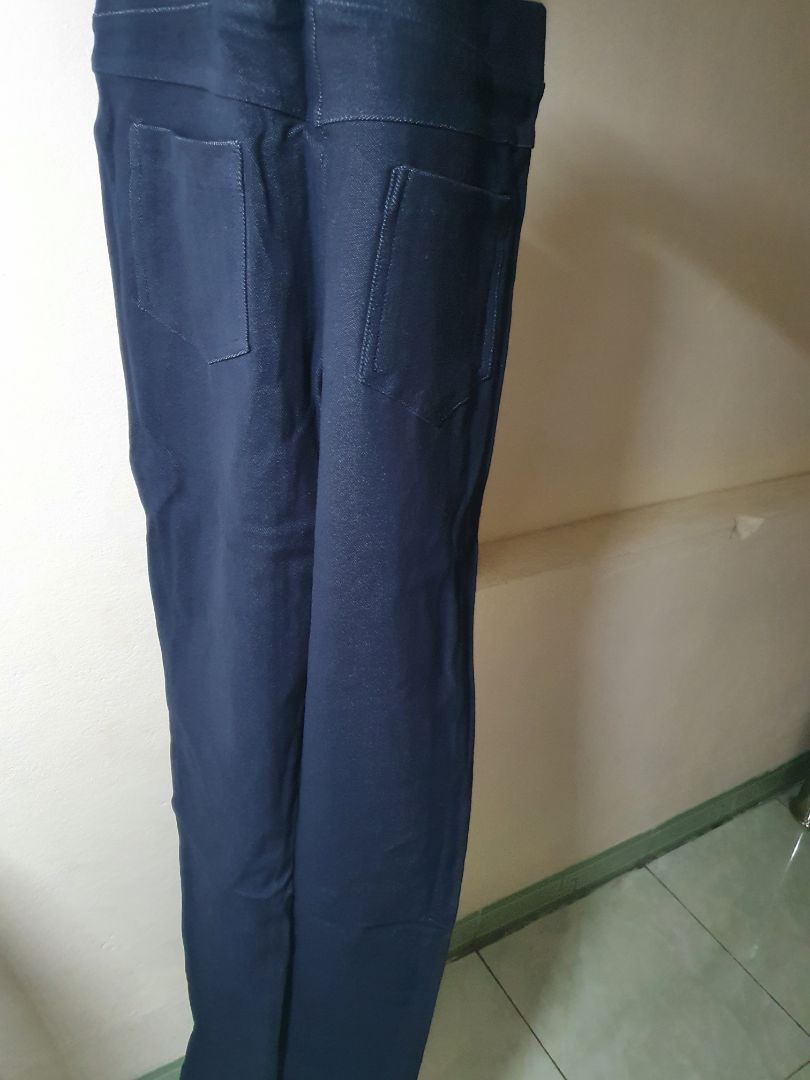 Mua sale tính cả ship là 76k. Hàng nhận được khá hài lòng.