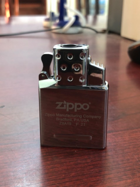 Hàng không giống như quảng cáo, đặt mua hàng chính hãng mà chuyển về hàng CHINA.