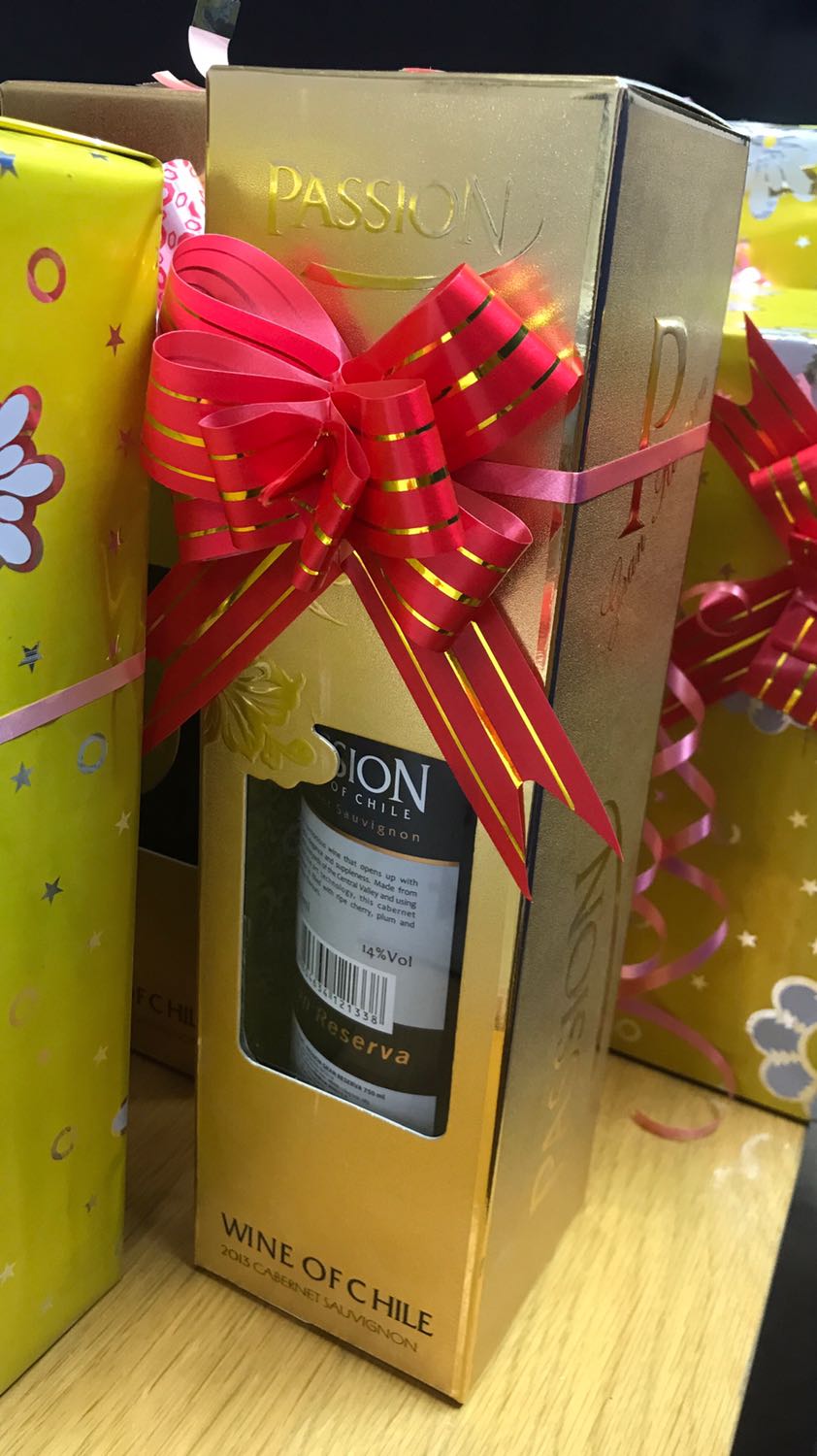 Nơ đẹp, nhiều màu, rẻ, đáng tiền, mua 100 cái để dành dùng dần quá hợp lý. Nên mua nha mọi người