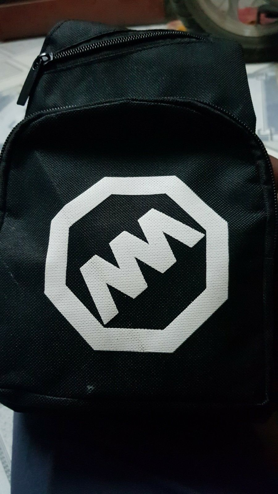 Quẹo lựa, quẹo lựa. Bao hợp lý luôn đó trời. Thật không thể tin nỗi, mới đặt tối hôm trước - trưa nay đã có. Mua về bỏ khẩu trang mang theo chống dịch bệnh Corona quá hợp lý mà. Linh xe ôm chấp k nỗi kèo này !