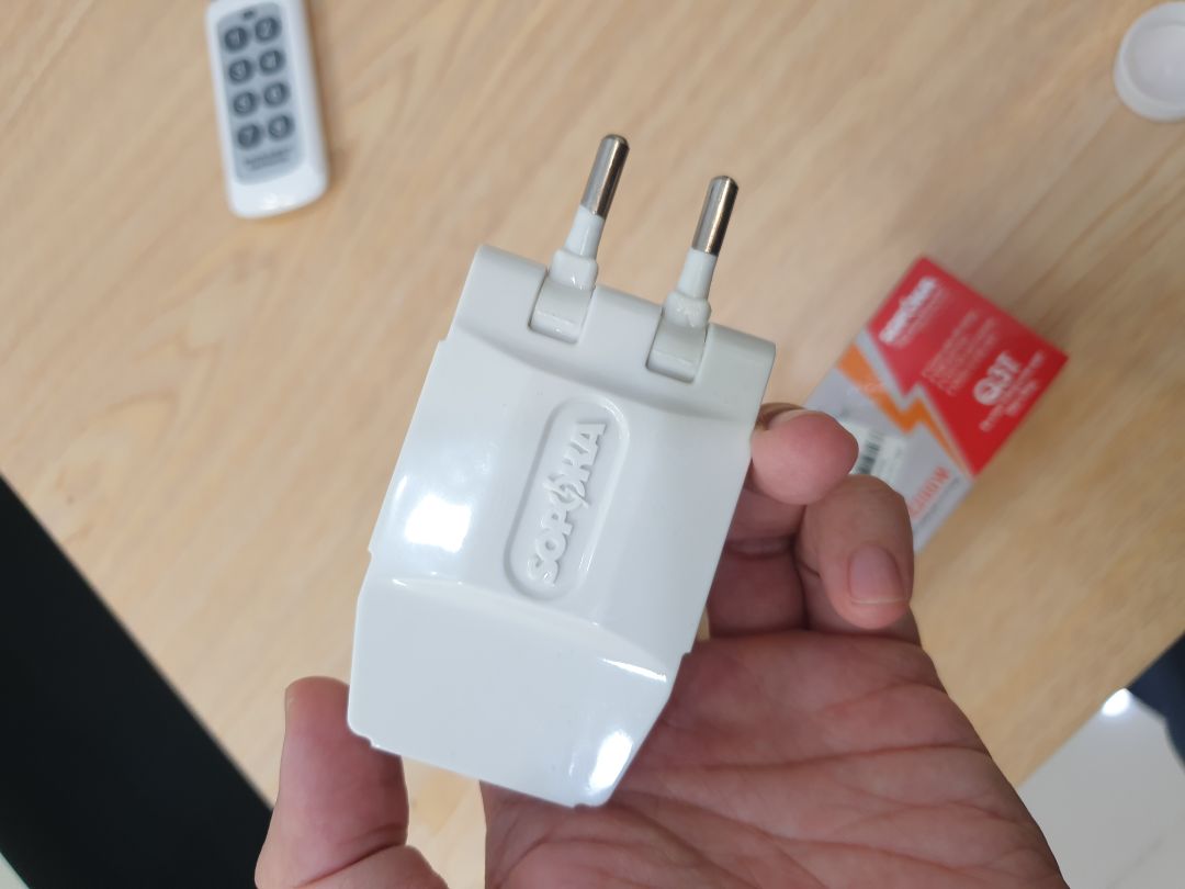 Ổ cắm rất chất lượng, cầm đầm tay