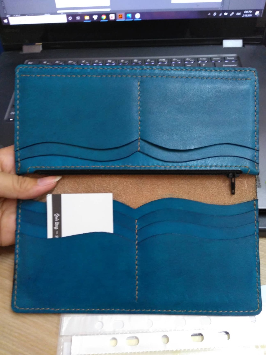 Sản phẩm giống với hình. 
Đường nét tỉ mỉ lại còn thơm.