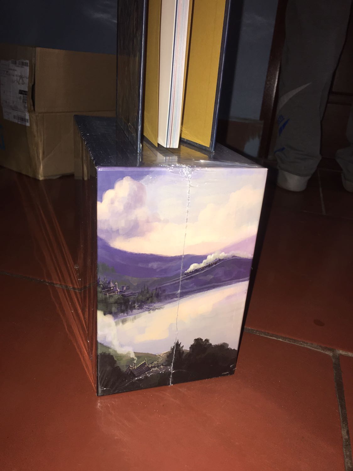 Nếu có thêm 5 sao nữa mk sẽ cho full luôn
+ Nhân viên ship hàng thì quá đáng yêu luôn, trời mưa tầm tã mà anh ấy vẫn vui vẻ giao hàng dù mk thì như con *** ngơ báo sai địa chỉ làm ảnh đi lòng vòng
+ Còn sách thì miễn chê đẹp ko kể xiết