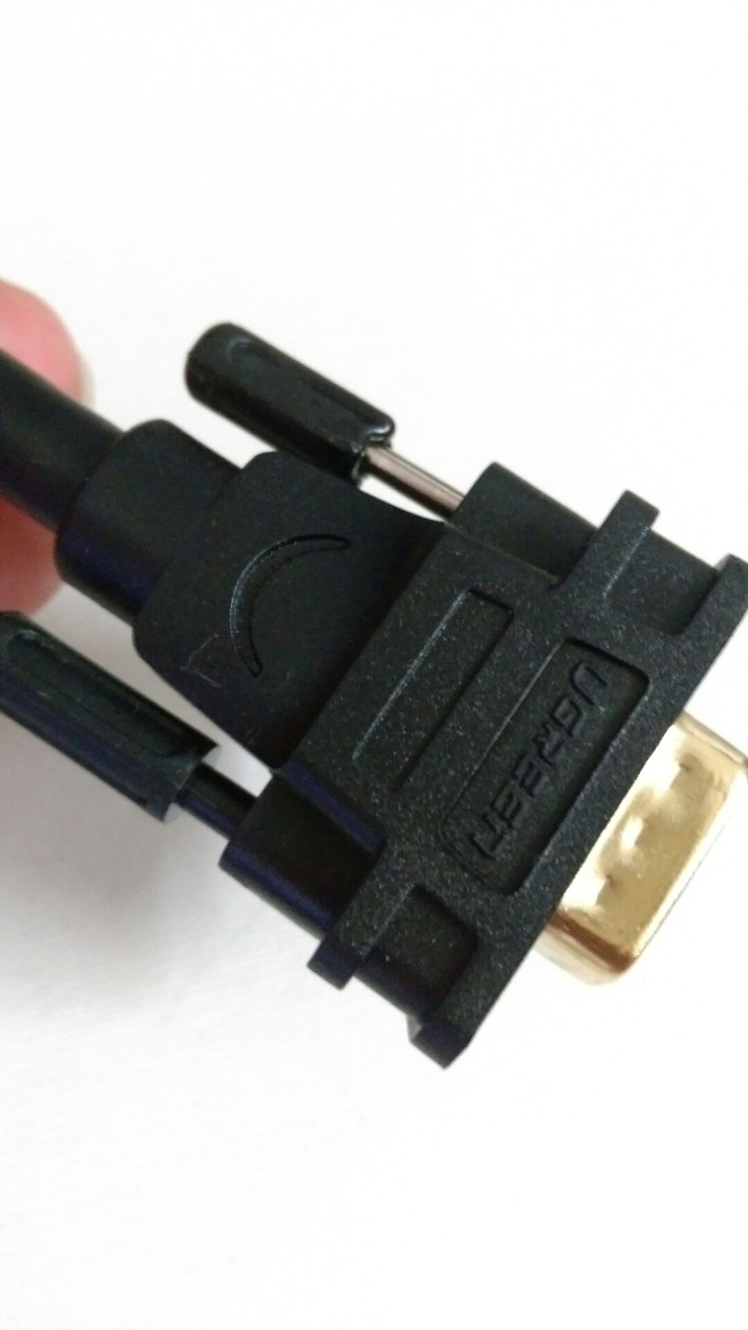 Giao hàng nhanh, mọi thứ mình khá hài lòng, tuy nhiên dây có một lỗi nhỏ, phần cao su đai ốc vặn cố định bị lỗi như hình (bị ngắn, không đồng đều với bên còn lại), cho nên khi cắm dây dễ bị tuột. Không biết tiki có cho đổi hàng không? Giao hàng nhanh, mọi thứ mình khá hài lòng, tuy nhiên dây có một lỗi nhỏ, phần cao su đai ốc vặn cố định bị lỗi như hình (bị ngắn, không đồng đều với bên còn lại), cho nên khi cắm dây dễ bị tuột. Không biết tiki có cho đổi hàng không?