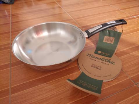 Giao hàng nhanh, sản phẩm chắc chắn, độ sâu chảo khoảng 10cm, khá tốt