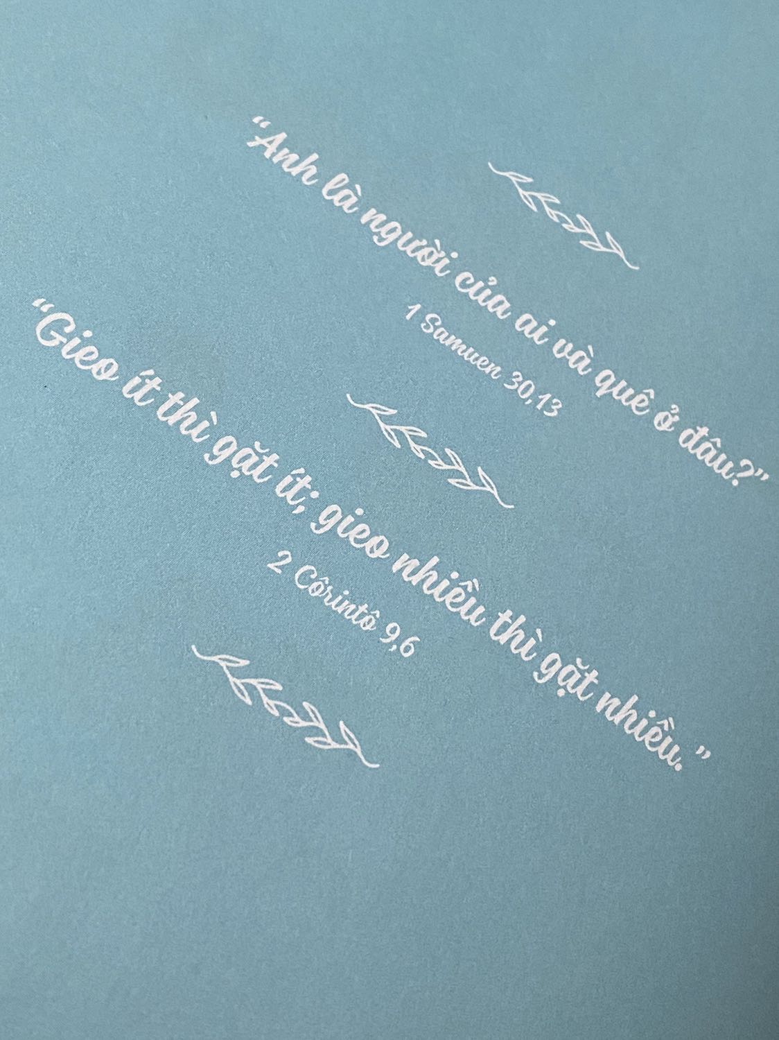 Sách được đóng gói kĩ. Còn về chất lượng thì mình thích sách của Bayard trước giờ, nay mua được trên tiki thì tiện quá rồi.