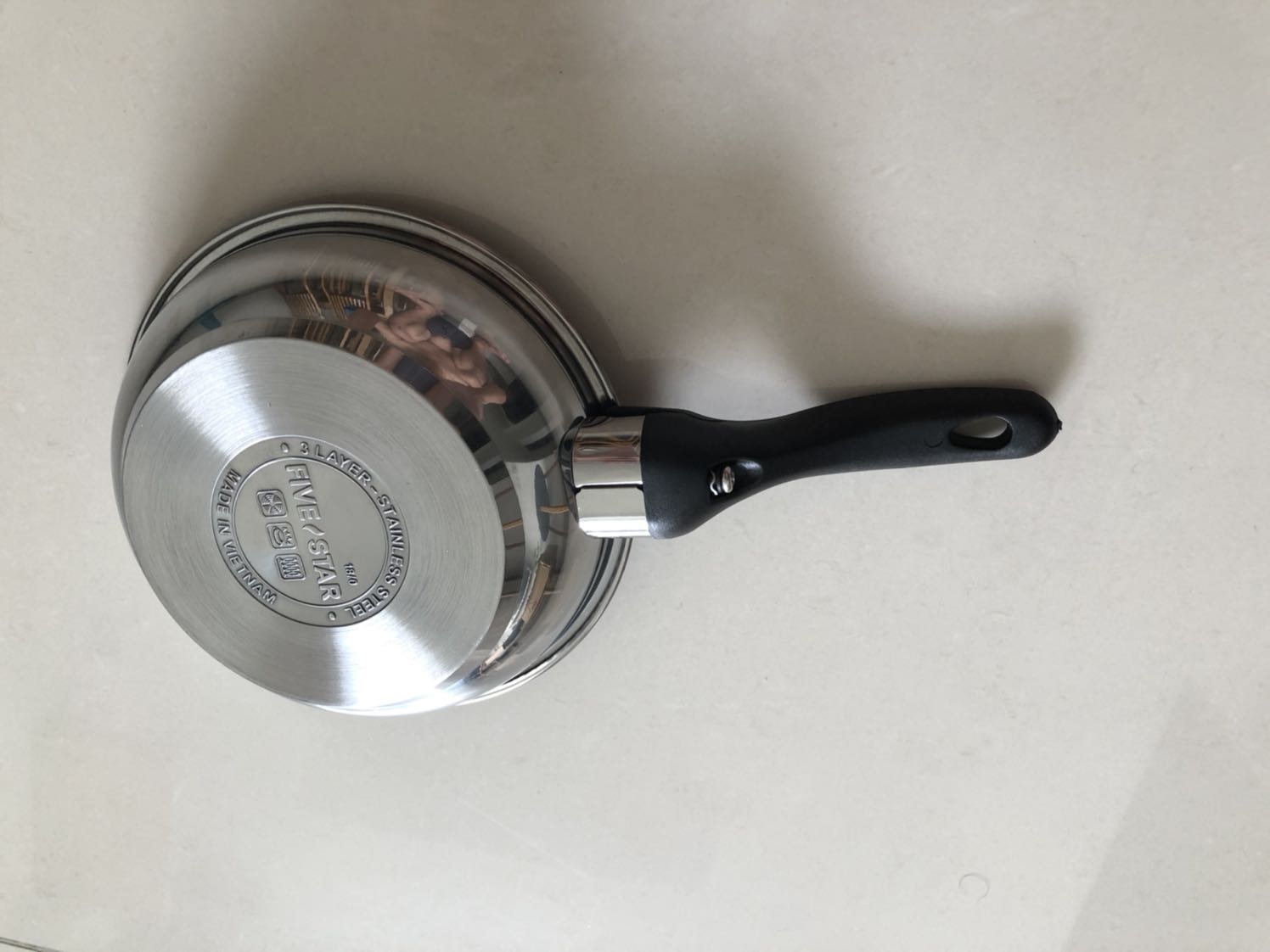 Chảo đẹp. Nhỏ, gọn. Phù hợp để chiên trứng. Nói chung nên mua. Kích thước mình đo bằng thước cho ai quan tâm dễ hình dung.