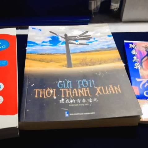 Nội dung sách hay, trình bày dễ hiểu, có cả phiên âm pinyin. Sách đẹp!