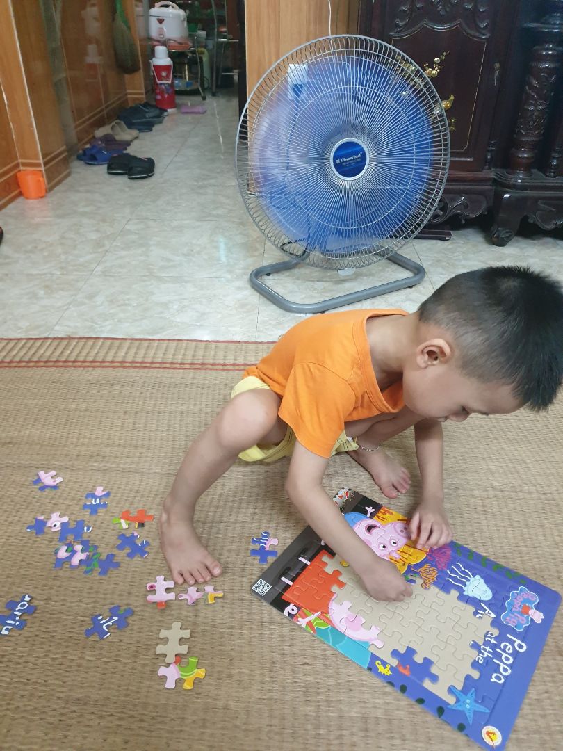 Tranh đẹp, bé nhà mình rất thích, tối nào cũng lấy ra chơi!