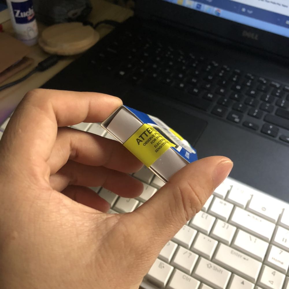 Sản phẩm tốt, nhìn chung được bảo quản và dán seal kỹ càng cẩn thận. Mua về đúng lúc lap hỏng nên chưa thử lắp ngay được. Đợi sử dụng sẽ đánh giá thêm