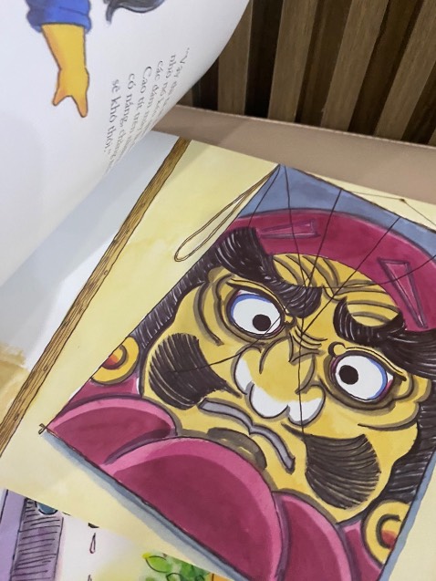 shop đóng gói cẩn thận có cả thư cảm
ơn và hình dán cho con