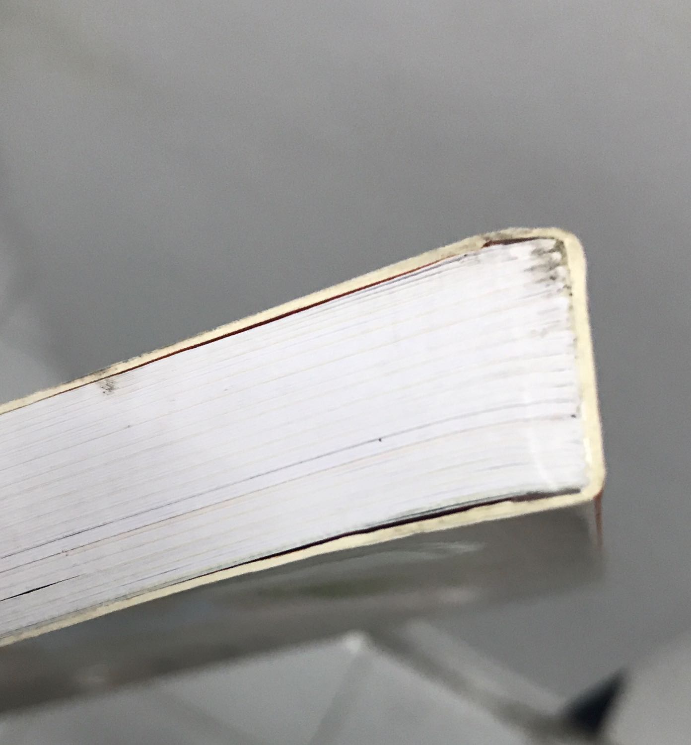 tuy biết sách giảm đến 40% nhưng hy vọng sẽ giao sách đẹp không bị nhăn bìa giấy sách, lần này tiki lại giao sách như thế, thật sự thất vọng, không biết có thể hoàn trả đổi sách lại được không nữa tuy biết sách giảm đến 40% nhưng hy vọng sẽ giao sách đẹp không bị nhăn bìa giấy sách, lần này tiki lại giao sách như thế, thật sự thất vọng, không biết có thể hoàn trả đổi sách lại được không nữa