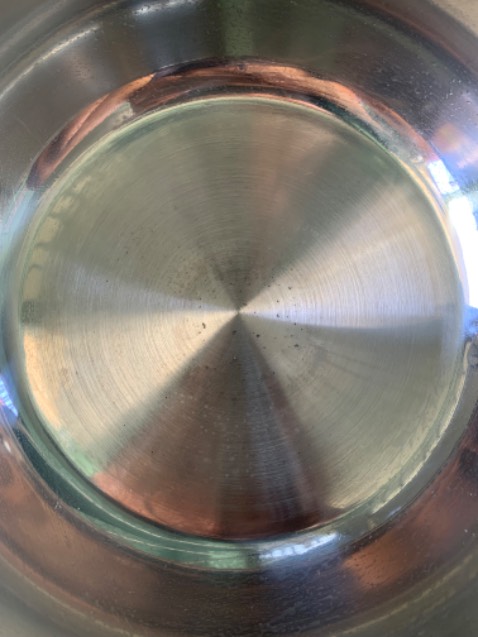 Đẹp bóng như quản cáo .hầm canh bằng bếp từ 4lần thì bị rổ đáy nồi.sản phẩm lỗi kém chất lượng!