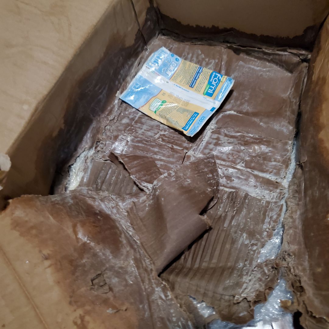 cái này giao lâu thật là lâu, bị vỡ 3 bịch, chắc trong quá trình lấy hàng hay giao hàng, mấy hôm sau mới mở hộp nên nước đậu vỡ dính làm hôi các bịch khác, rửa mãi mới đỡ hôi các bịch nước đậu, mất thời gian quá.