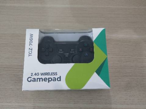 Giá tốt, chơi ổn. Có đầu chuyển USB sang cổng C để cắm vào điện thoại