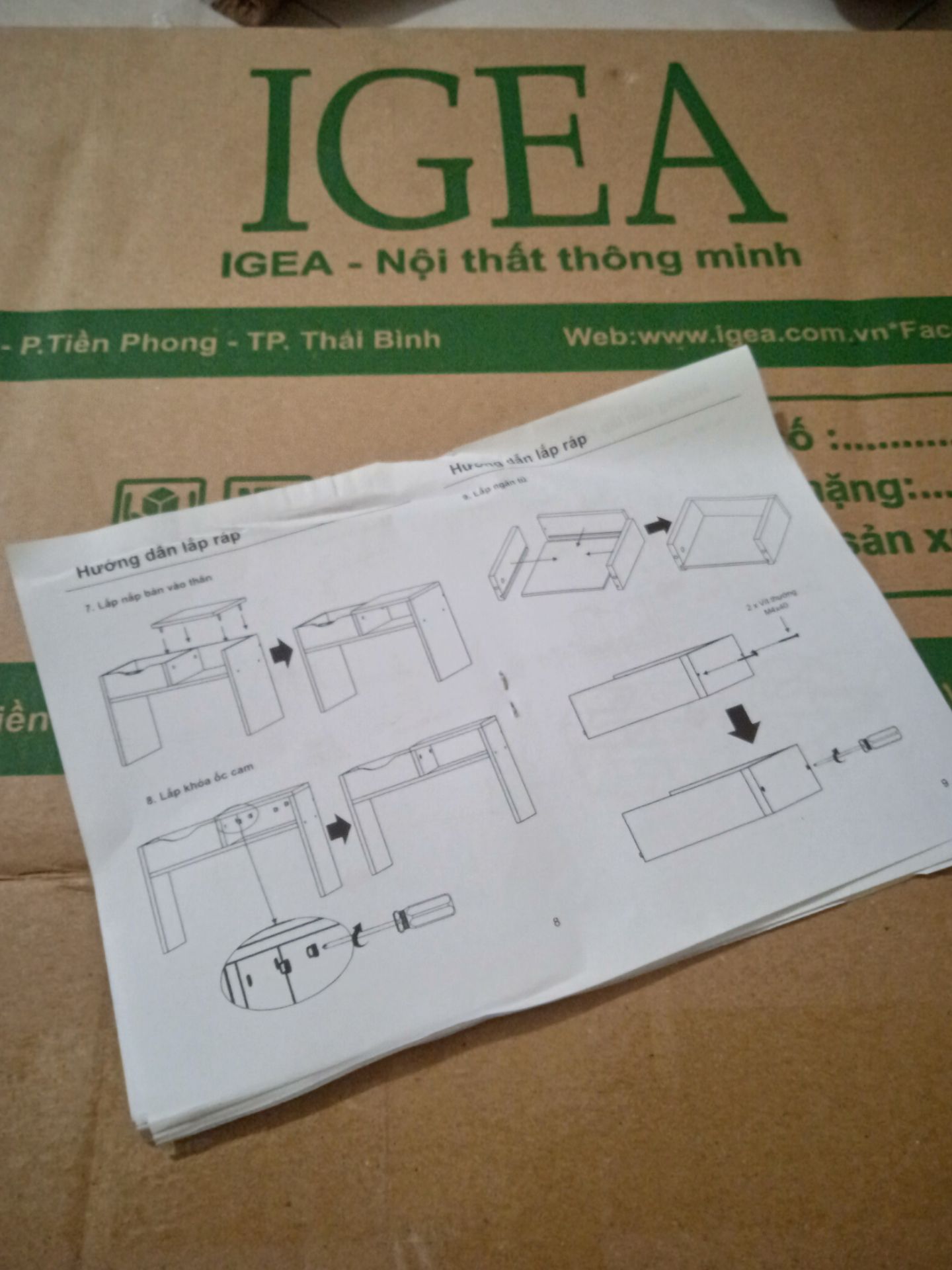 Nếu ai còn chần chờ thì hãy mua đi ạ , lúc đầu em cũng hoang mang đọc cmt rồi 50/50 muốn mua nhưng sợ không như ảnh , xog qd mua luôn , nhận hàng tiki cho đồng kiểm , a shiper vv , shop cũng có ib tl câu hỏi , các bạn khôg có gì phải xoắn cả , cứ xem kĩ tờ hướng dẫn á , xem kĩ ơi là kĩ vào , em dành chưa đến 1h là lắp xog , đẹp ạ , thấy nhiều cmt nói khoan lệch lỗ này kia , các bạn cứ thay vị trí sao cho phù hợp là dc ạ . Đẹp gọn rẻ đựng dc rất nhiều thứ . Mọi người ủng hộ cho shop nhé